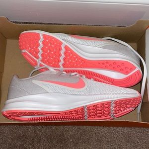 Nike Tennis Shoes